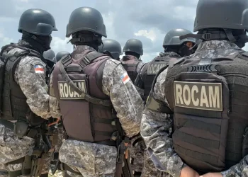 Rocam prende faccionado com armas, drogas e coletes balísticos
