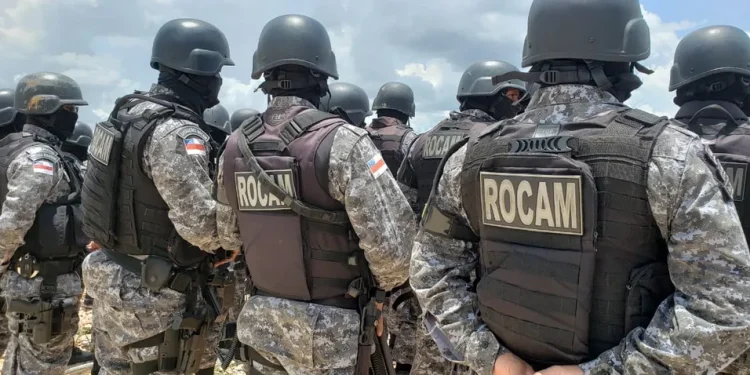 Rocam prende faccionado com armas, drogas e coletes balísticos