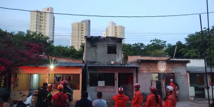 Princípio de incêndio no Novo Aleixo é filmado. Veja!