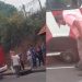 Roda de busão cai em Manaus e deixa passageiros a pé na Zona Leste
