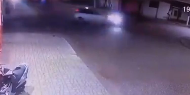 Vídeo: Carro sai arrastando motociclista em acidente assustador no interior do AM