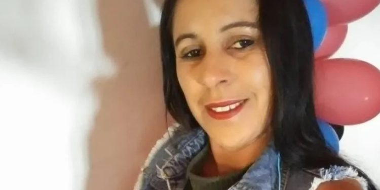 Dona de casa morre eletrocutada ao pisar no fio da máquina de levar