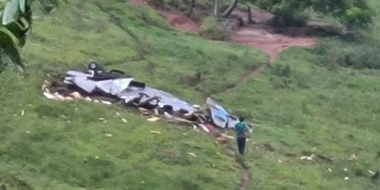 ASSISTA: Aeronave se desintegra no ar durante vôo no interior
