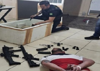 Vulgo ‘Ciclope’ que fornecia armas para fora do AM é preso com pistolas, fuzil e drogas em Manaus