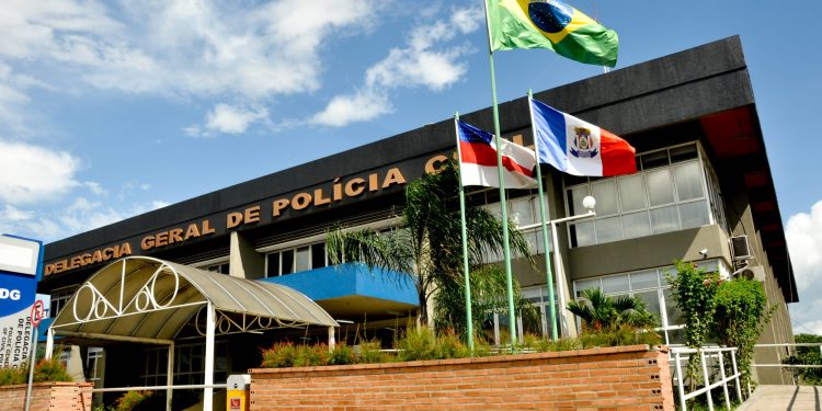 Mulher está desaparecida e Polícia pede ajuda para encontrá-la