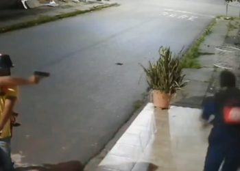 VEJA: Homem tenta fugir de assalto e acaba levando um tombo no Cidade Nova