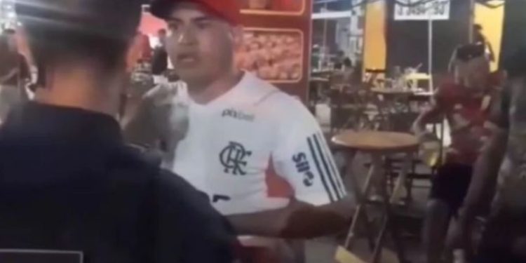 Em vídeo, flamenguista ameaça atirar na polícia: ‘aqui é crime, xará. aqui é o comando’