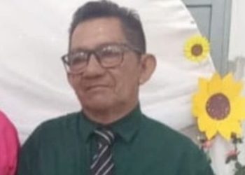 Voadeira naufraga em Parintins, filho e neto se salvam, mas idoso desaparece