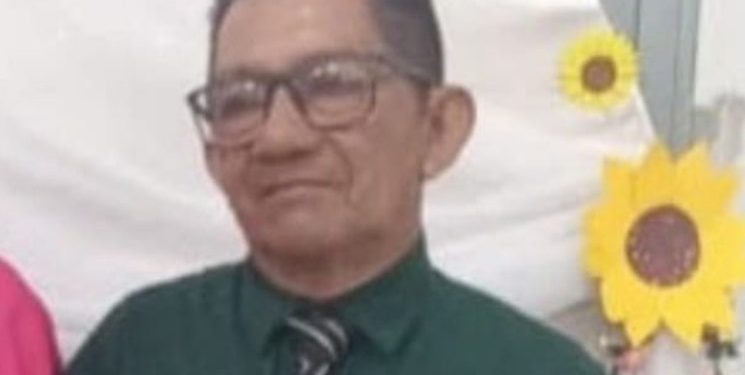 Voadeira naufraga em Parintins, filho e neto se salvam, mas idoso desaparece