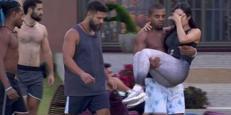 Urgente: Isabelle Nogueira passa mal e é atendida por médicos no BBB