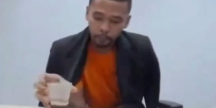 Vídeo: juíza oferece café e casaco para preso em audiência de custódia: ‘tá com frio?’