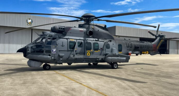 Helicóptero da Marinha sofre acidente em Manaus e tripulantes são levados ao hospital da Aeronáutica