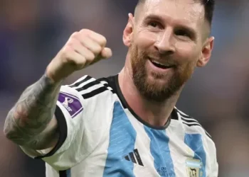 Papa taça, Lionel Messi, conquista oitavo prêmio da FIFA na carreira