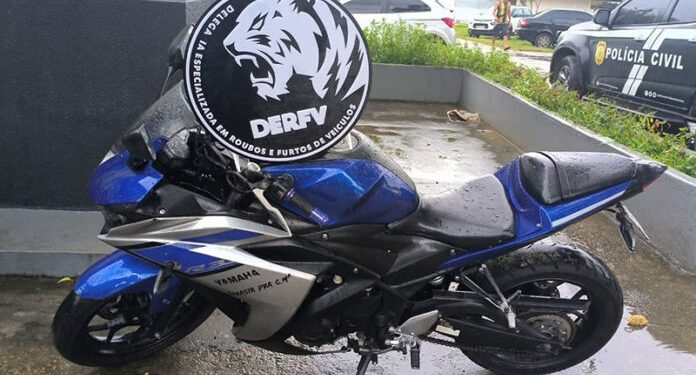 Homem tenta vender moto roubada e acaba sendo preso