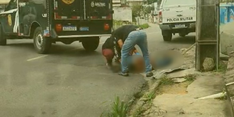 Em Manaus, suposto usuário de drogas é encontrado morto em rua do São Francisco