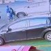 Vídeo: bandidos rendem pai e filha durante assalto no meio da rua em Manaus