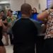 Vídeo: barraqueiras da C&A entram em luta no Centro de Manaus: ‘me deu uma raquetada’