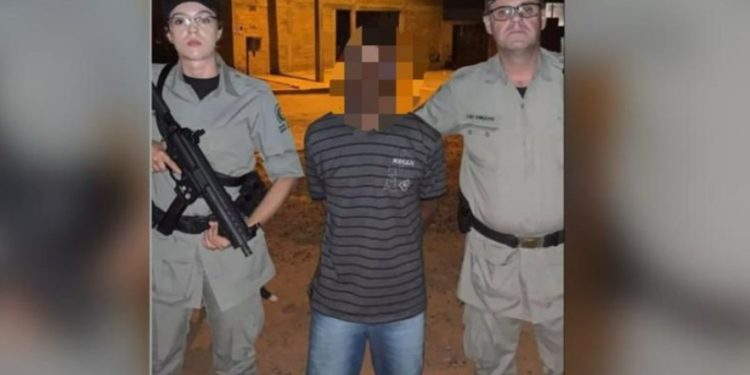 Homem é preso por morder testículos do enteado de 5 anos: ‘te odeio, menino nojento’