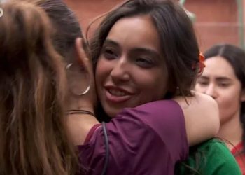 Vanessa Lopes aperta botão e desiste do BBB