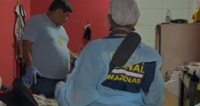 No chão de quitinete, venezuelano é encontrado morto a tiros em Manaus