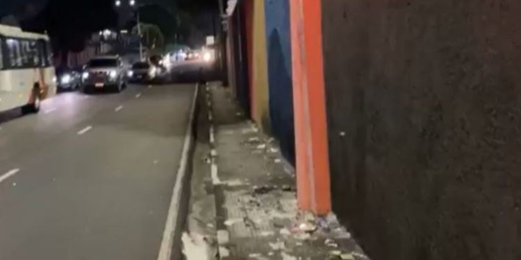 No Japiim, idoso cai em praça enquanto dormia e morre