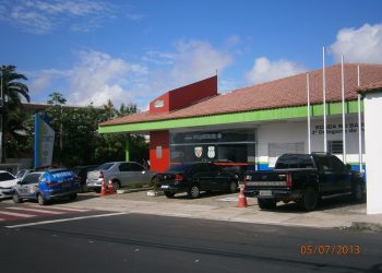 Homem aplica golpe e consegue tirar um carro em Manaus com documento falso