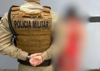 Mulher flagra marido com outra e vai presa após agredir a outra