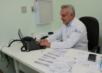 Lavar bem o ‘b1lau’ com água e sabão salva vidas, alerta FCecon