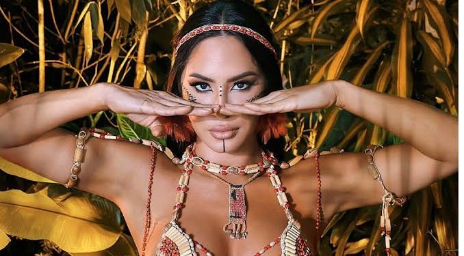 Folha de São Paulo associa interesse da Globo com Festival de Parintins ao “sucesso” de Isabelle Nogueira