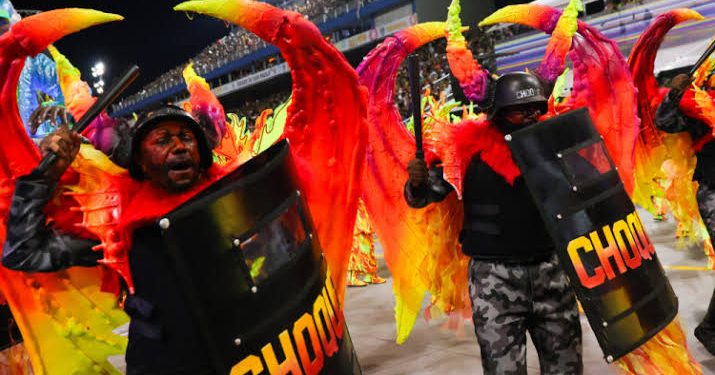 Gloria Peres faz criticas a item da Vai-vai no Carnaval