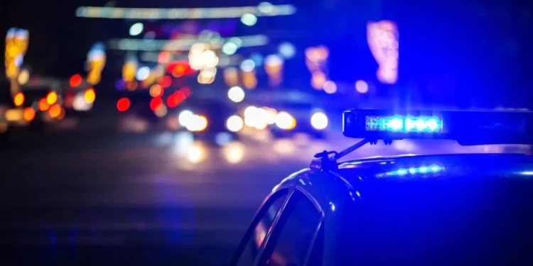 No sul do Brasil, criança é arremessada de carro durante briga de casal