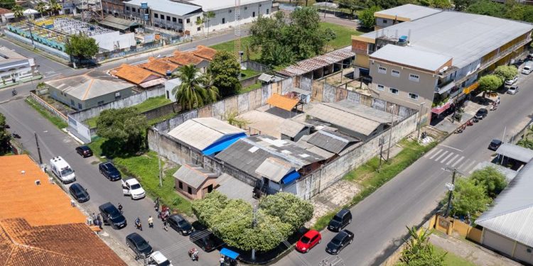 Guarda Municipal é preso após tentar levar drogas para unidade prisional de Parintins.