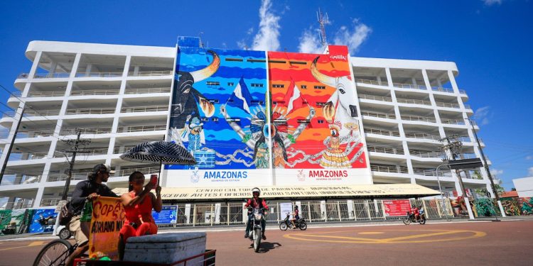 Artistas disputam concurso para pintar novo ‘Mural Bumbódromo 2024’