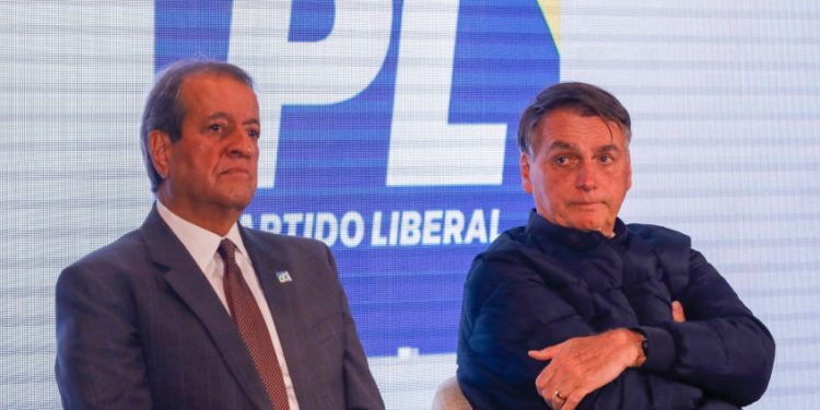Bolsonaro e aliados, incluindo do Amazonas, são alvo da PF por suspeita de golpe de Estado