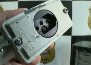 Homem é preso por instalar câmeras em banheiro feminino