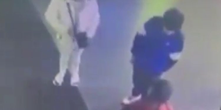 Vídeo: venezuelano de 15 anos que atirou em brasileira nos EUA é preso e responderá como criminoso