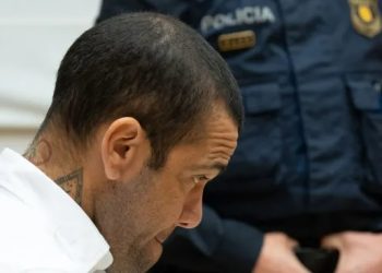 Amigo tenta salvar Daniel Alves no tribunal e culpa pinga: ‘bebeu muito aquele noite’