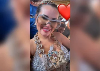 Polícia investiga Deolane Bezerra após ela fazer foto com cordão de ouro do traficante ‘TH’