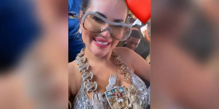 Polícia investiga Deolane Bezerra após ela fazer foto com cordão de ouro do traficante ‘TH’