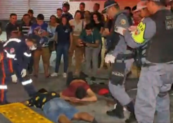 Vídeo: Dupla sai cometendo assaltos desde o T5, em Manaus, e acabam apanhando da população