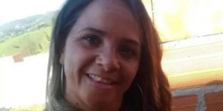 Marido mata a esposa e lava o corpo com cloro e desinfetante