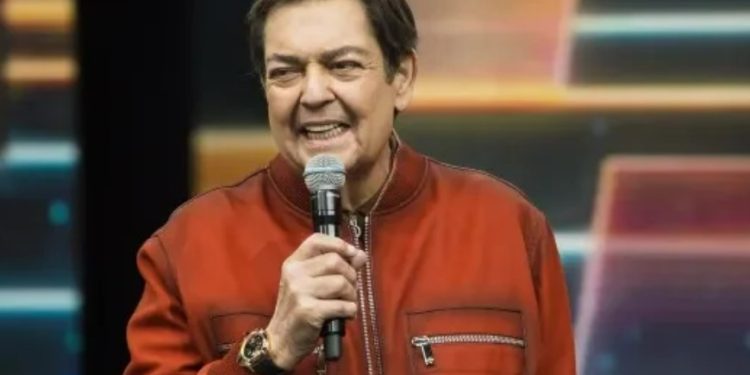 Faustão volta a passar por transplante e WEB reage: ‘ele tem reserva de órgãos?’