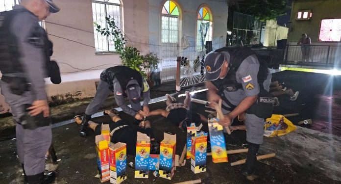 Deu ruim: Na Compensa, homens são presos após foguetório em comemoração a grupo criminoso; veja