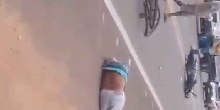 Vídeo: idoso tem perna destruída após moto acertar a bicicleta dele na estrada