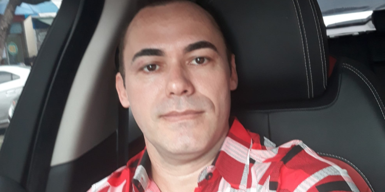 Homem é preso e jovem de 16 anos apreendido por 34 facadas em gerente morto na Compensa