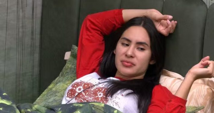 Isabelle dorme em outro quarto após receber apenas 1,06% de votos e recebe alerta