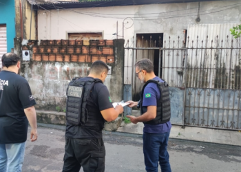 Veja: Em Manaus, pistoleiros executam com mais de 10 tiros grávida que segurava o filho no colo