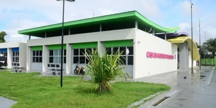 Vizinhos socorrem grávida agredida por marido por gastar R$ 300 com material escolar