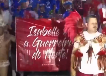Vídeo: Isabelle Nogueira é homenageada no Carnaboi e leva torcidas à loucura