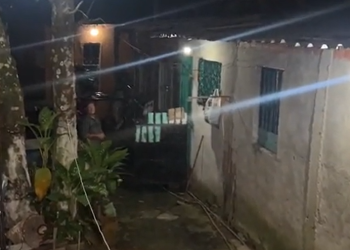 Em Manaus, homem é morto sentado em cadeira e esposa fica amarrada e com os olhos vendados